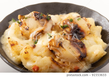 Grilled scallops with cheese Grilled scallops with cheese 91553633