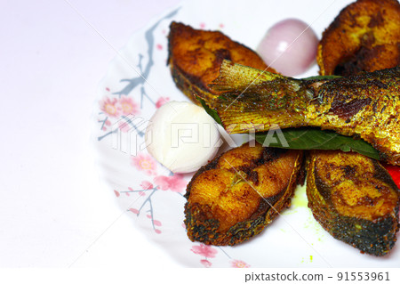 fried Hilsa fish on kitchen 91553961