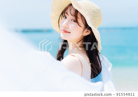 Summer woman portrait 91554911