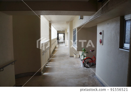 大型住宅區的走廊 91556521