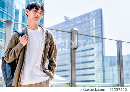 Office casual young businessman 91557230