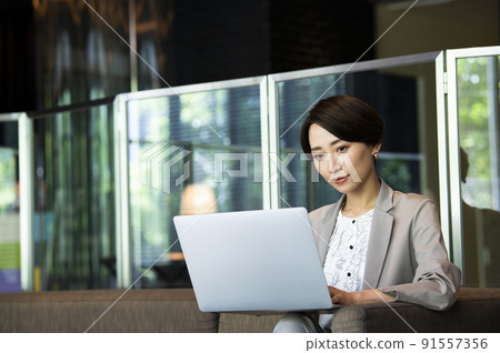 Business women office laptop Business women office laptop 91557356