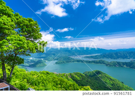 《Fukui Prefecture》 Rainbow Line Summit Park, Mikatagoko in early summer 91561781