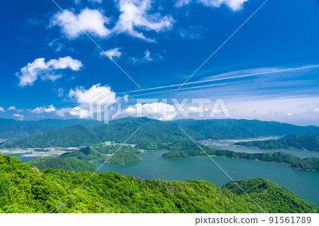 《Fukui Prefecture》 Rainbow Line Summit Park, Mikatagoko in early summer 91561789