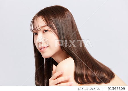 Beauty young Japanese woman with beautiful hair 91562809