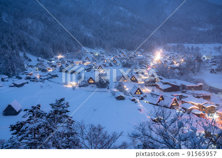 《岐阜縣》積雪的白川鄉/冬季合掌祖村 《岐阜縣》積雪的白川鄉/冬季合掌祖村 91565957