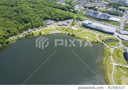 Upopoi seen from the sky above Lake Poroto (aerial view) Upopoi seen from the sky above Lake Poroto (aerial view) 91566337