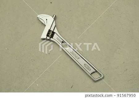 monkey wrench 91567950