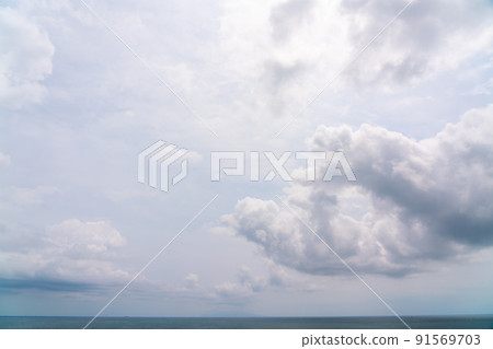 多雲的天空海 91569703