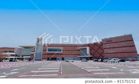 Seven Park Ario Kashiwa Building Exterior and Parking Lot Seven Park Ario Kashiwa Building Exterior and Parking Lot 91570152