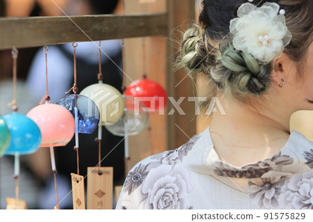 Yukata tourists rental kimono Japanese clothes 91575829