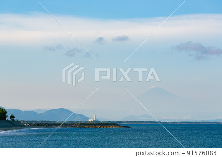 從相良灣看富士山 夏季靜岡縣牧野原市 91576083