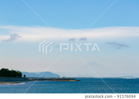 從相良灣看富士山 夏季靜岡縣牧野原市 91576084