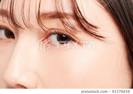 美麗年輕的日本女人 91576839
