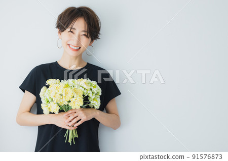 Black one-piece middle woman bouquet 91576873