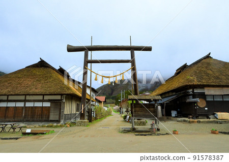 The streets of Ouchi-juku that retain the atmosphere of the Edo period The streets of Ouchi-juku that retain the atmosphere of the Edo period 91578387