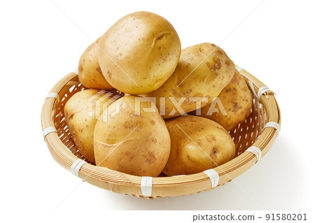 馬鈴薯在竹濾鍋白色背景白色背景 91580201