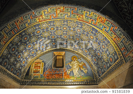 意大利拉文納世界遺產加拉普拉奇迪亞陵墓的馬賽克畫 意大利拉文納世界遺產加拉普拉奇迪亞陵墓的馬賽克畫 91581839