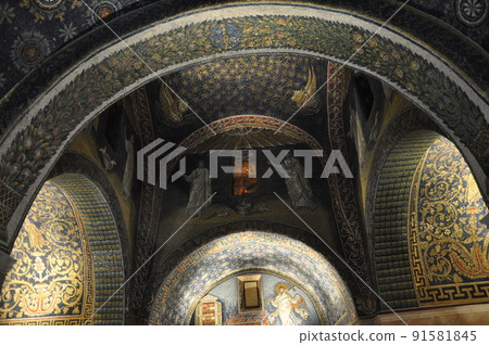 Mosaic painting of the Galla Prachidia Mausoleo, a World Heritage Site in Ravenna, Italy 91581845