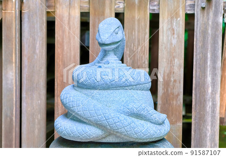 Komami of Daipeng Shrine, Higashiyama, Kyoto 91587107