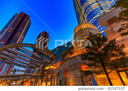 Cityscape of Roppongi, Minato-ku, Tokyo Night view of Roppongi Hills Cityscape of Roppongi, Minato-ku, Tokyo Night view of Roppongi Hills 91587337