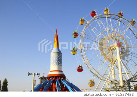Showa amusement park scenery 91587488