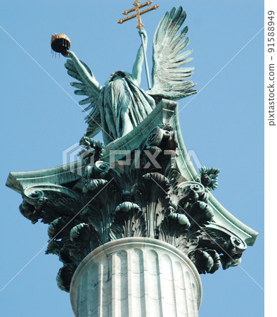匈牙利布達佩斯世界遺產英雄廣場國慶日天使加布里埃爾 91588949