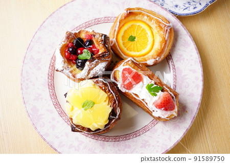 Fruit Danish Fruit Danish 91589750