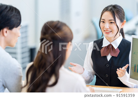 Financial insurance consultant planner business businessman office 91591359