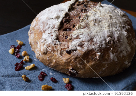 Handmade bread walnut & cranbe 91593126