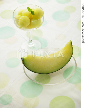 Melon cut image 91595068