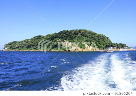 Scenery of Sarushima seen from a ship 91595264