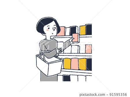 女性一邊看智能手機上的購物清單一邊購物 人們在超市購物 91595356