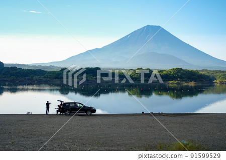 Lake Shoji and Mt. Fuji, one of the Five Lakes of Fuji, Yamanashi Prefecture 91599529