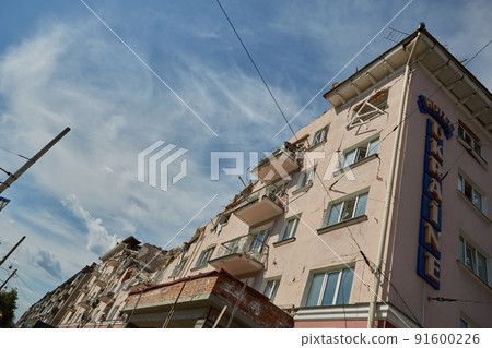 The consequences of the explosion of the hotel Ukraine by a Russian missile. The consequences of the explosion of the hotel Ukraine by a Russian missile. 91600226