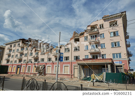 The consequences of the explosion of the hotel Ukraine by a Russian missile. The consequences of the explosion of the hotel Ukraine by a Russian missile. 91600231