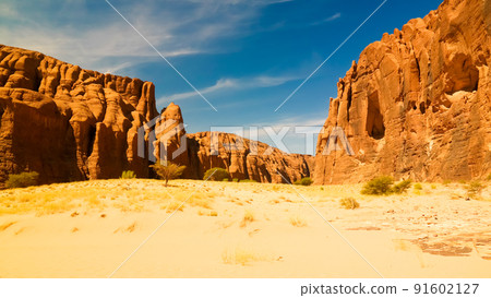 Abstract Rock formation at plateau Ennedi near Aloba arch in Chad 91602127