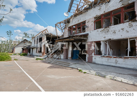 Damaged ruined houses in Chernihiv near Kyiv on north of Ukraine Damaged ruined houses in Chernihiv near Kyiv on north of Ukraine 91602263