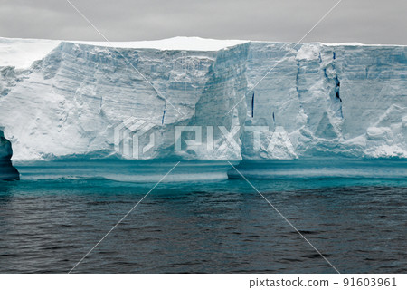 Antartica - Tabular Iceberg in Bransfield Strait 91603961