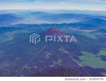 Mt. Fuji in the summer clear from the sky above Shizuoka Prefecture Mt. Fuji in the summer clear from the sky above Shizuoka Prefecture 91604576