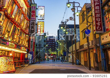 Osaka Shinsekai dusk / dusk sky 91605281