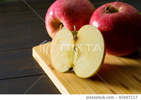 Apples (produced in Aomori Prefecture) Apples (produced in Aomori Prefecture) 91607117