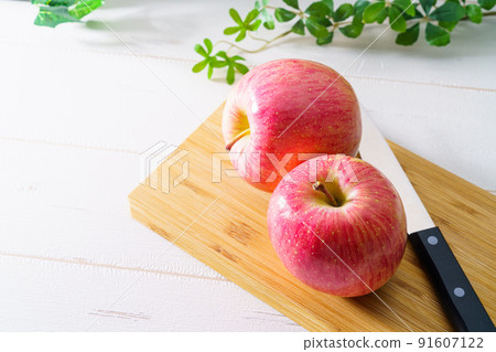 Apples (produced in Aomori Prefecture) Apples (produced in Aomori Prefecture) 91607122