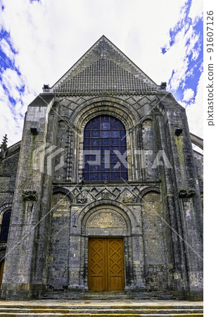 Cathedral of Saint Julian in Le Mans, France Cathedral of Saint Julian in Le Mans, France 91607126