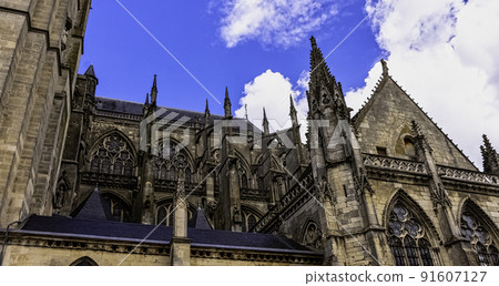 Cathedral of Saint Julian in Le Mans, France Cathedral of Saint Julian in Le Mans, France 91607127