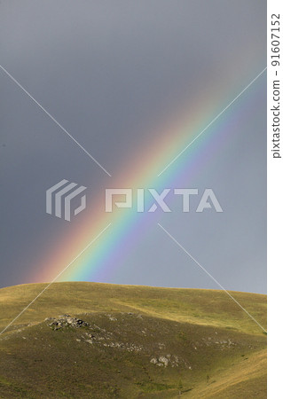 蒙古大地和雨後的彩虹 蒙古大地和雨後的彩虹 91607152