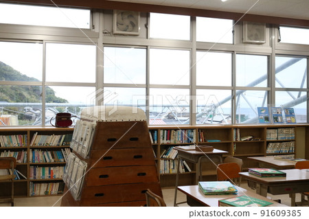 小學圖書館2 小學圖書館2 91609385