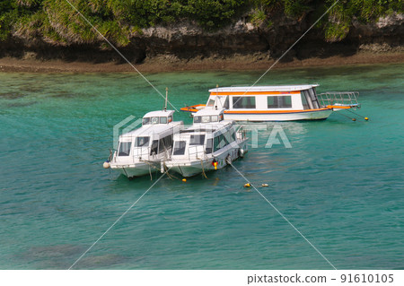 Ishigaki Island Kabira Bay glass-bottom boat 91610105