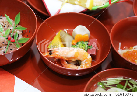 Eating first set Eating first set 91610375