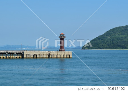 Takamatsu Harbor Tamamo Breakwater Lighthouse in fine weather Kagawa Takamatsu Harbor Tamamo Breakwater Lighthouse in fine weather Kagawa 91612402